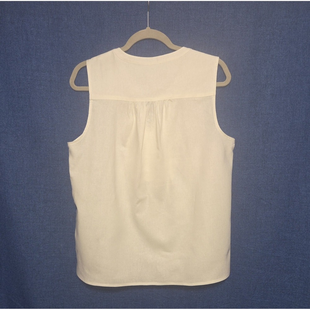 NWT Jones New York Sleeveless Linen Blend Blouse Pleated Bodice Gold Button Sz M - Picture 4 of 9